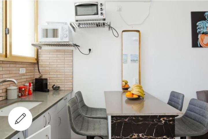 Ferienwohnung Bat Yam On The Beach Exterior foto